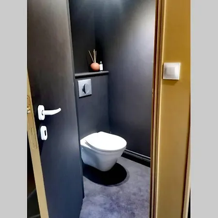 At Huis Lägenhet